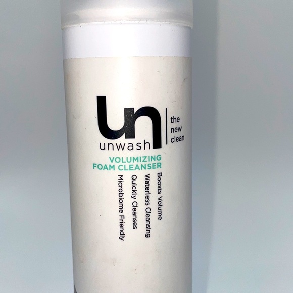 Unwash
UNWASH VOLUMIZING DRY CLEANSER FOAM - Picture 2 of 4